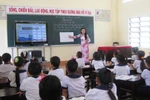 Trẻ hay già không quan trọng, cái tâm người thầy mới thực sự đáng quý