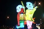 Các trường thi đấu làm lồng đèn, có lãng phí quá không?
