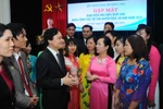 Thầy cô nơi cánh sóng trải lòng cùng Bộ trưởng Nhạ