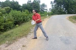 Thầy "áo tơi" dành trọn mùa hè cho trẻ em dân tộc thiểu số