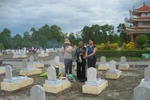 “Viếng đồng đội”