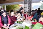 Học sinh trường Marie Curie rộn ràng trong lễ hội Bánh chưng