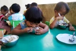 Những đứa trẻ ao ước nhìn thấy chiếc đèn ông sao