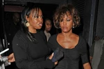 Hot 13/2: Toàn cảnh cái chết đột ngột của Whitney Houston