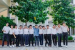 Khôi cùng các bạn (Ảnh gia đình cung cấp)