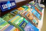 Một chương trình nhiều bộ sách giáo khoa, lo sự cạnh tranh thiếu lành mạnh