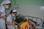 Vào trường đánh giáo viên có nên khép vào tội “chống người thi hành công vụ? 