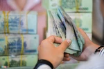 Giật cả mình vì lần đầu tiên trường thưởng tết nhiều như thế