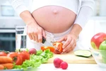 Mang thai cần tránh những thực phẩm này