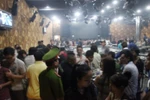 Bar lớn nhất Q.Tân Bình bị kiểm tra, hơn 300 'dân chơi' tháo chạy