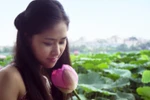 Thiếu nữ Hà Thành thướt tha tà áo dài khoe sắc cùng hoa sen Hồ tây(P2)