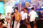 Video: Phì cười xem những điệu nhảy của bà già, con trẻ ở các đám cưới
