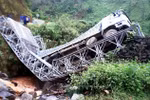 Sập cầu ở Lai Châu vì ô tô chở quá tải trọng cho phép