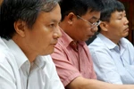 Máy xét nghiệm vỏ Đức ruột China: Công ty "đào đất" đi thầu máy y tế