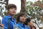 Áo xanh tình nguyện đội nắng, đội mưa ôm di ảnh Đại tướng