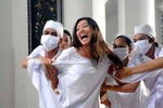 Hà Nội: Những người "nghiện ăn" vữa, vôi tường, giấy, phấn, vỏ cây 