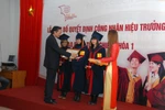 Nguyên TBT Lê Khả Phiêu chúc mừng khóa I trường ĐH QT Bắc Hà