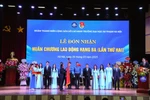 Đoàn Thanh niên Trường ĐH Sư phạm Hà Nội nhận Huân chương Lao động hạng Ba lần 2