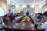 Yêu cầu tạm đình chỉ công tác giáo viên tát học sinh lớp 1 vì làm cả 2 đề