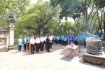 Tân sinh viên Cao đẳng Công nghệ Y Dược dâng hương tại Văn Miếu nhân năm học mới