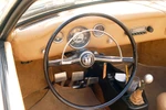 Volkswagen Karmann Ghia cổ trên phố Sài Gòn
