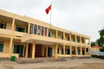 Học sinh nghèo bị bớt xén tiền hỗ trợ vì phải... đóng học phí
