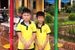 Hai học sinh tiểu học nhặt được 3,5 triệu đồng trả người đánh rơi