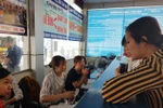 Giáo viên, người dân toát mồ hôi vì giá vé tàu ra đảo Cô Tô tăng
