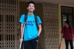 Hai nam sinh Hải Phòng mang trọng bệnh vẫn cố gắng vào phòng dự thi