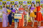 Cô bé 7 tuổi ở Quảng Ninh nói tiếng Anh như gió