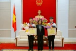 Quảng Ninh khen thưởng 2 học sinh đoạt giải nhất cuộc thi khoa học kỹ thuật