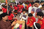 Học sinh trường Trung học phổ thông An Dương trải nghiệm đón Tết cổ truyền