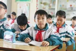 Nam sinh lớp 4 mồ côi cha mẹ và ước mơ làm công an