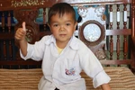 Chuyện lạ về cậu học sinh lớp 11 mang hình hài trẻ con