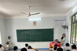 Mỗi sách đọc 1 kiểu, vậy có cần bắt HS đọc tên nguyên tố hóa học bằng tiếng Anh?
