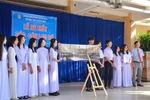 Trường học cấm học sinh dùng điện thoại: Giáo viên, học trò chia sẻ gì?