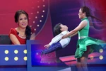 Trấn Thành rơi nước mắt, Việt Hương tặng 10 triệu cho nhóm xiếc mồ côi