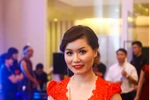 "Bà xã" Đan Trường diện đầm đỏ quyến rũ lần đầu xuất hiện trên thảm đỏ