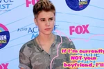 Justin Bieber đòi 25 tỷ USD mới chịu... nude trên sân khấu