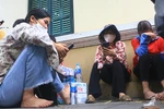 Giáo viên hợp đồng Hà Nội mỏi mòn chờ một cái kết có hậu