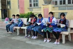 Dịch Covid-19 cả xã hội chung tay chia sẻ, tại sao lại tăng giá sách giáo khoa?