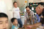 Bà giáo U80 gieo hy vọng cho những vầng trăng khuyết