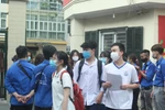 Đề thi môn Toán, Văn vừa sức, thí sinh kết thúc ngày thi đầu tiên vui vẻ