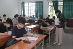 Lấy học liệu ngoài SGK chưa đủ, GV phải thay đổi tư duy khi kiểm tra, đánh giá
