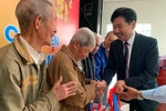 Trao quà Tết cho các nạn nhân chất độc da cam dioxin và gia đình khó khăn