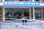 Giáo viên, học sinh khối 12 ở Đà Nẵng vui mừng ngày đầu trở lại trường học
