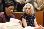 Lindsay Lohan được hoãn ngồi tù để... chụp ảnh khỏa thân