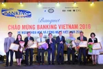 Vietcombank nhận bằng khen của Thống đốc Ngân hàng Nhà nước