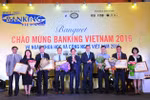 Vietcombank nhận bằng khen của Thống đốc Ngân hàng Nhà nước