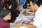 Cục An toàn thực phẩm tổ chức thăm khám bệnh cho gia đình chính sách